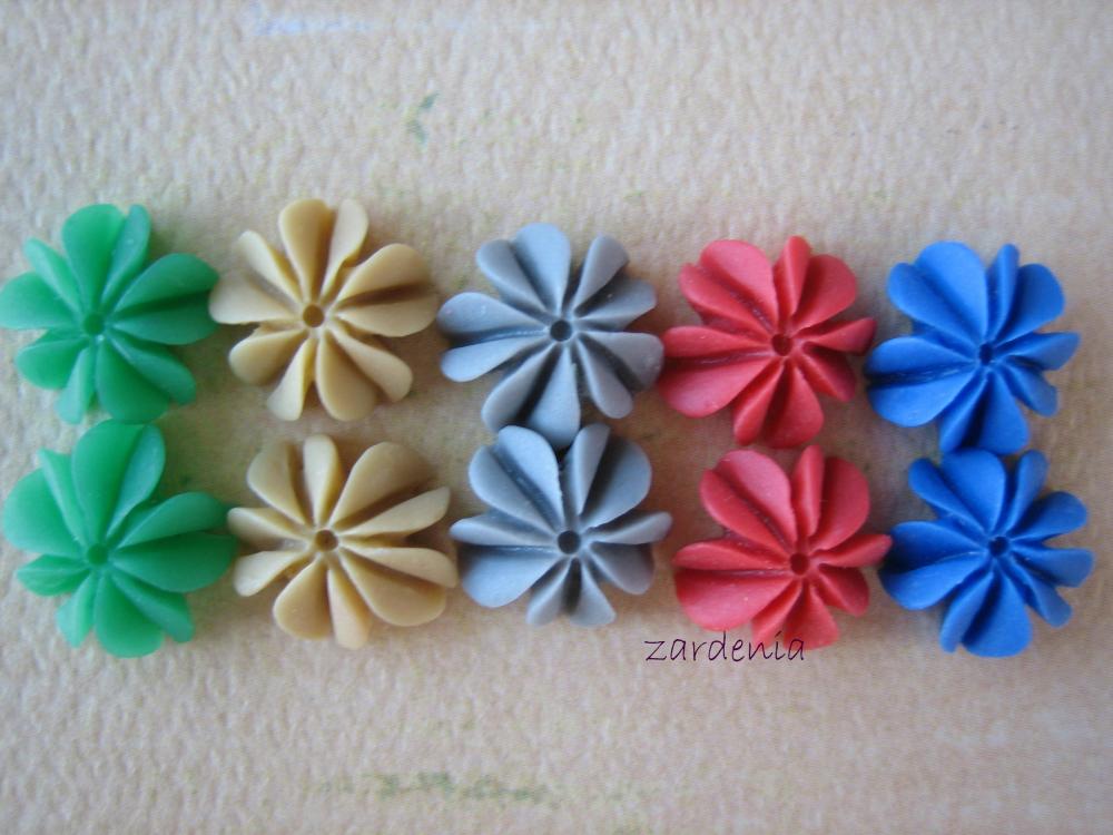 10pcs - Mini Coral Cabochons - Resin - Holiday Mix 2012 - 10mm - Findings By Zardenia